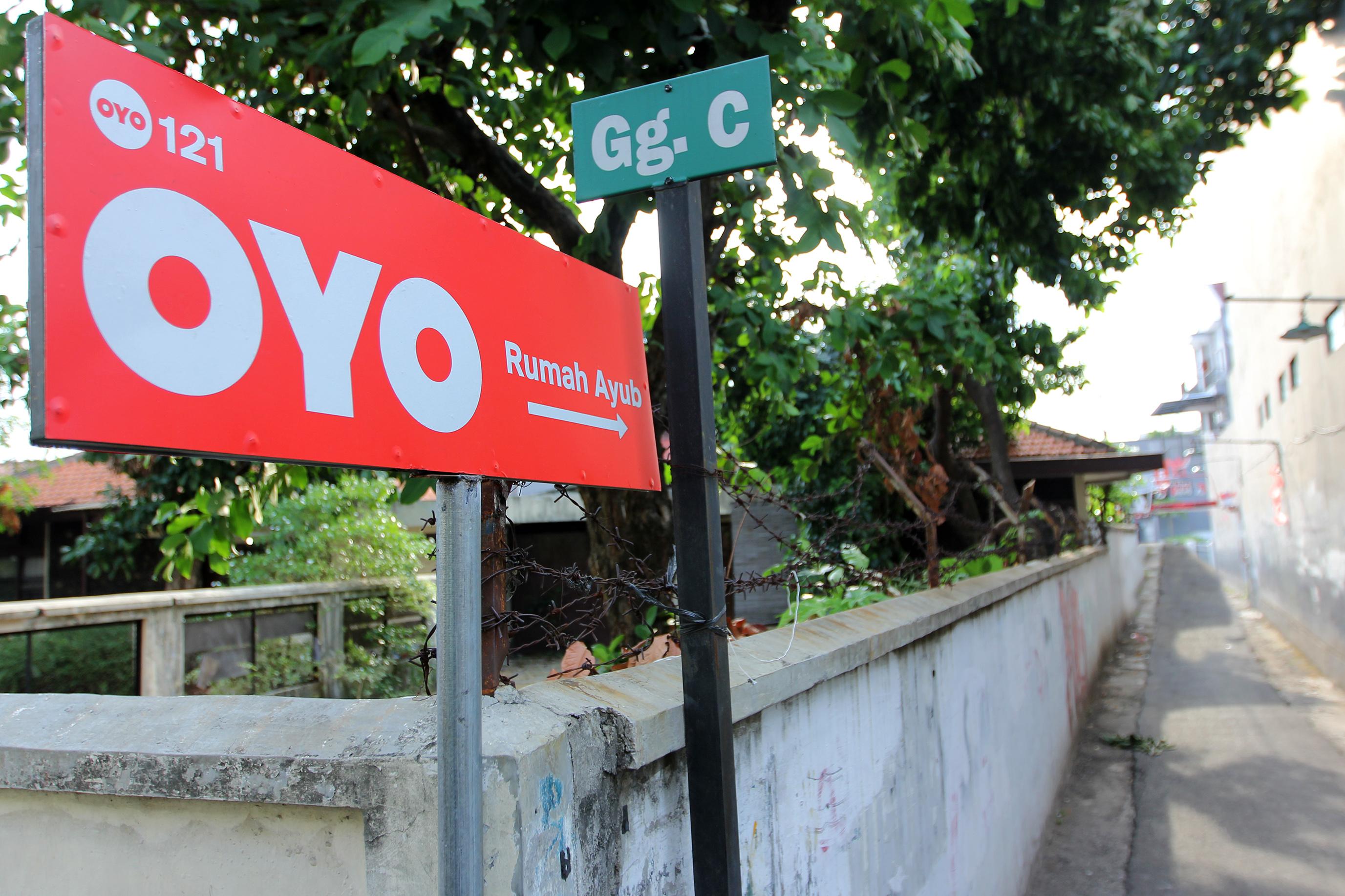 Oyo 121 Rumah Ayub Syariah Hotel Jakarta Ngoại thất bức ảnh